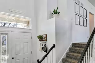 262 Waverly Ct, Willowbrook, IL 60527 - Photo 2