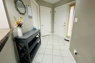 419 Lakeview Cir, Bolingbrook, IL 60440 - Photo 4