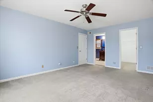 2289 N Aster Ct, Round Lake Beach, IL 60073 - Photo 22