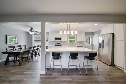 7604 Eleanor Place, Willowbrook, IL 60527 - Photo 6