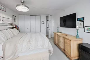 655 W Irving Park Rd, Chicago, IL 60613 - Photo 18