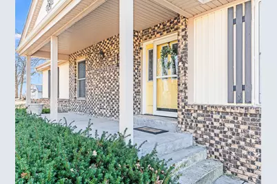 109 E Oak Knoll Drive, Hinckley, IL 60520 - Photo 2