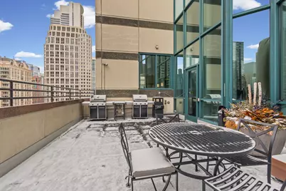 100 E Huron Street #2301, Chicago, IL 60611 - Photo 18