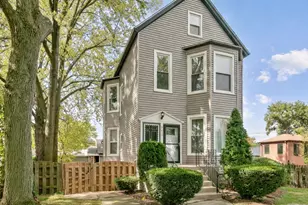 9412 S Homan Ave, Evergreen Park, IL 60805 - Photo 2