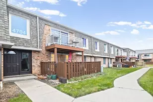 4704 Euclid Ave, Rolling Meadows, IL 60008 - Photo 2