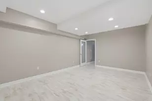 829 Linden Cir, Hoffman Estates, IL 60169 - Photo 32