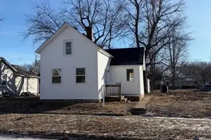 819 5th St, Rock Island, IL 61201 - Photo 2