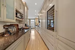 2048 Valor Ct, Glenview, IL 60026 - Photo 18