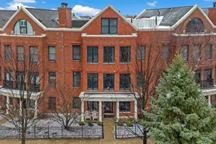 2048 Valor Ct, Glenview, IL 60026 - Photo 2