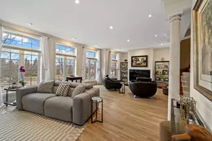 2048 Valor Ct, Glenview, IL 60026 - Photo 10