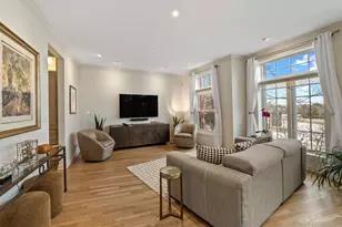 2048 Valor Ct, Glenview, IL 60026 - Photo 12