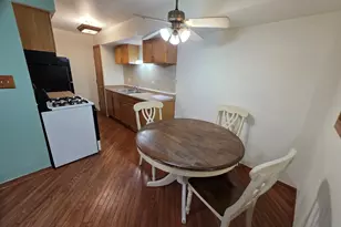 1045 Higgins Quarters Dr, Hoffman Estates, IL 60169 - Photo 6