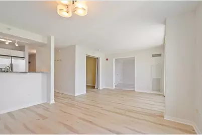 1640 Maple Avenue #808, Evanston, IL 60201 - Photo 4