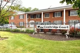 2818 Dundee Rd, Northbrook, IL 60062 - Photo 2