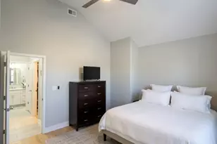 1733 W Crystal St, Chicago, IL 60622 - Photo 8