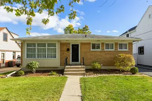 357 Bryant Ave, Glen Ellyn, IL 60137 - Photo 1