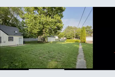 2923 Ezra Avenue N, Zion, IL 60099 - Photo 2