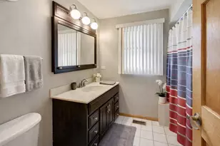 1474 Haar Ln, Elk Grove Village, IL 60007 - Photo 24