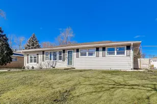 122 59th St, Willowbrook, IL 60527 - Photo 2