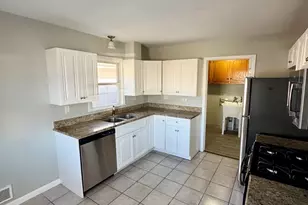 7609 Lockwood Ave, Burbank, IL 60459 - Photo 4