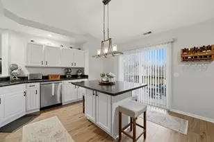 1824 Maplewood Ct, Grayslake, IL 60030 - Photo 10