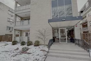 425 Wesley Ave, Oak Park, IL 60302 - Photo 1