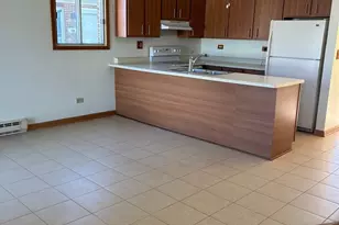 626 Terry Ct, Roselle, IL 60172 - Photo 4