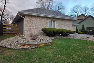1844 180th Pl, Lansing, IL 60438 - Photo 2