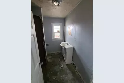 2122 Honore Avenue, North Chicago, IL 60064 - Photo 8