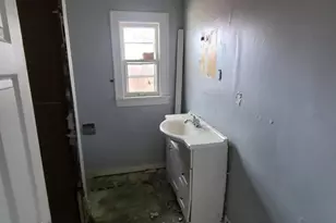 2122 Honore Ave, North Chicago, IL 60064 - Photo 8