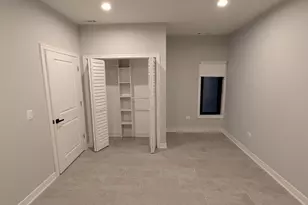 5418 W Belmont St, Chicago, IL 60641 - Photo 12