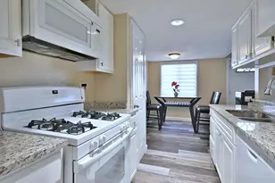 1439 Sutter Dr, Hanover Park, IL 60133 - Photo 10