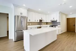 1209 E Davis Street E, Arlington Heights, IL 60005 - Photo 4