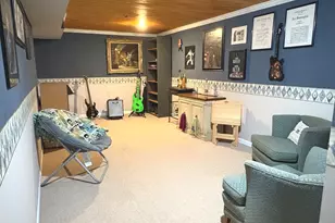 2038 College Green Dr, Elgin, IL 60123 - Photo 20