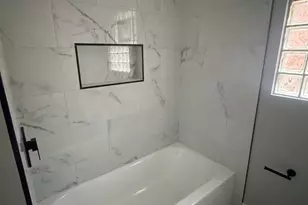 9800 S 51st Ave, Oak Lawn, IL 60453 - Photo 2