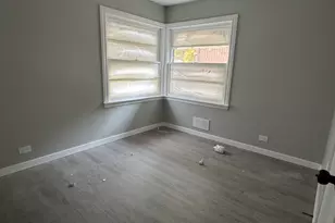 9800 S 51st Ave, Oak Lawn, IL 60453 - Photo 4