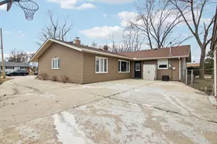 1625 Dennison Rd, Hoffman Estates, IL 60169 - Photo 34