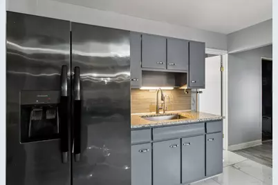 1625 Dennison Road, Hoffman Estates, IL 60169 - Photo 12