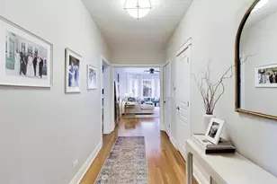 540 W Cornelia Ave, Chicago, IL 60657 - Photo 2