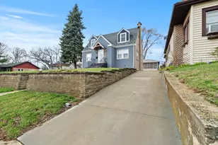 2718 W 96th Pl, Evergreen Park, IL 60805 - Photo 2