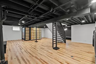 2718 W 96th Pl, Evergreen Park, IL 60805 - Photo 14