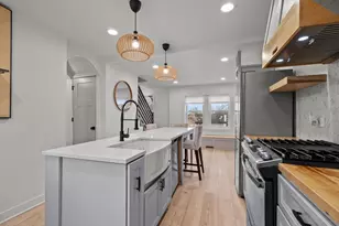 2718 W 96th Pl, Evergreen Park, IL 60805 - Photo 6