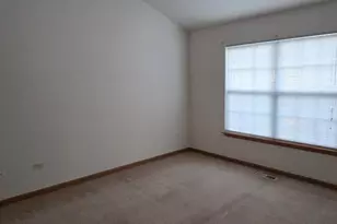 434 Vaughn Cir, Aurora, IL 60502 - Photo 12