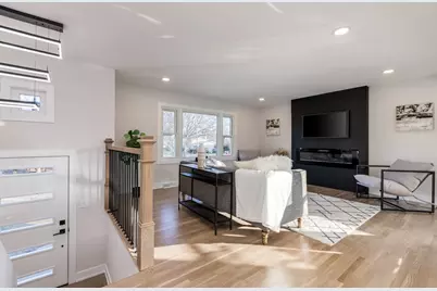 9132 Lincolnwood Drive, Evanston, IL 60203 - Photo 4