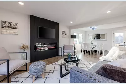 9132 Lincolnwood Drive, Evanston, IL 60203 - Photo 2