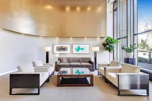 3930 N Pine Grove Ave, Chicago, IL 60613 - Photo 6