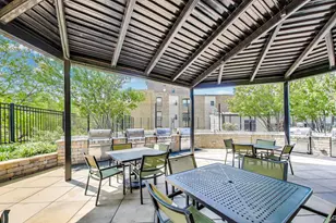 3930 N Pine Grove Ave, Chicago, IL 60613 - Photo 30