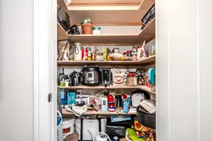 3024 W Newport Ave, Chicago, IL 60618 - Photo 10