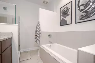 3024 W Newport Ave, Chicago, IL 60618 - Photo 22