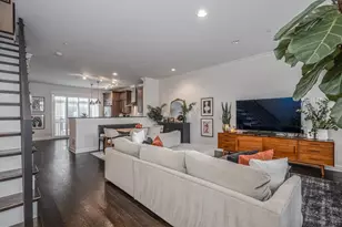 3024 W Newport Ave, Chicago, IL 60618 - Photo 6